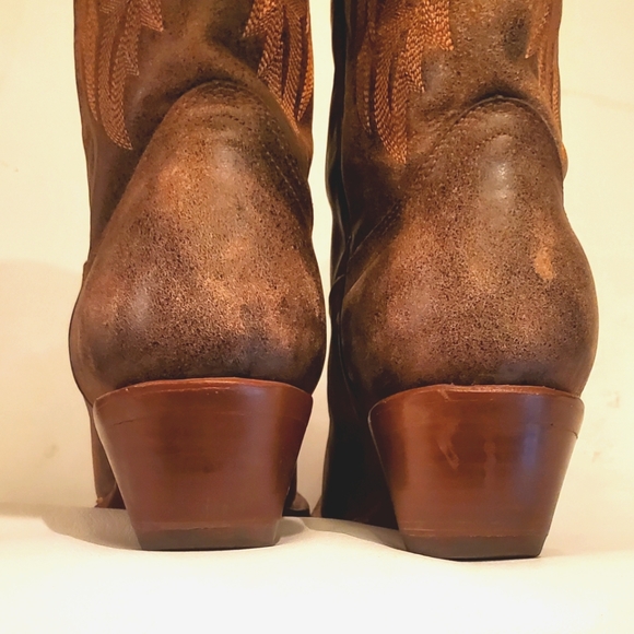 CORRAL Distressed Naham Stitched Leather Snip toe boots 7.5. - Picture 7 of 16